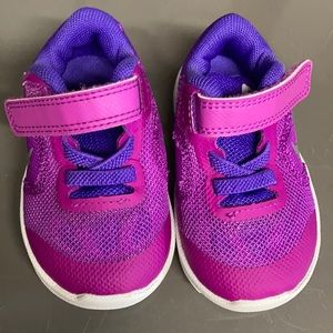 Toddler size 3 Nike’s EUC
